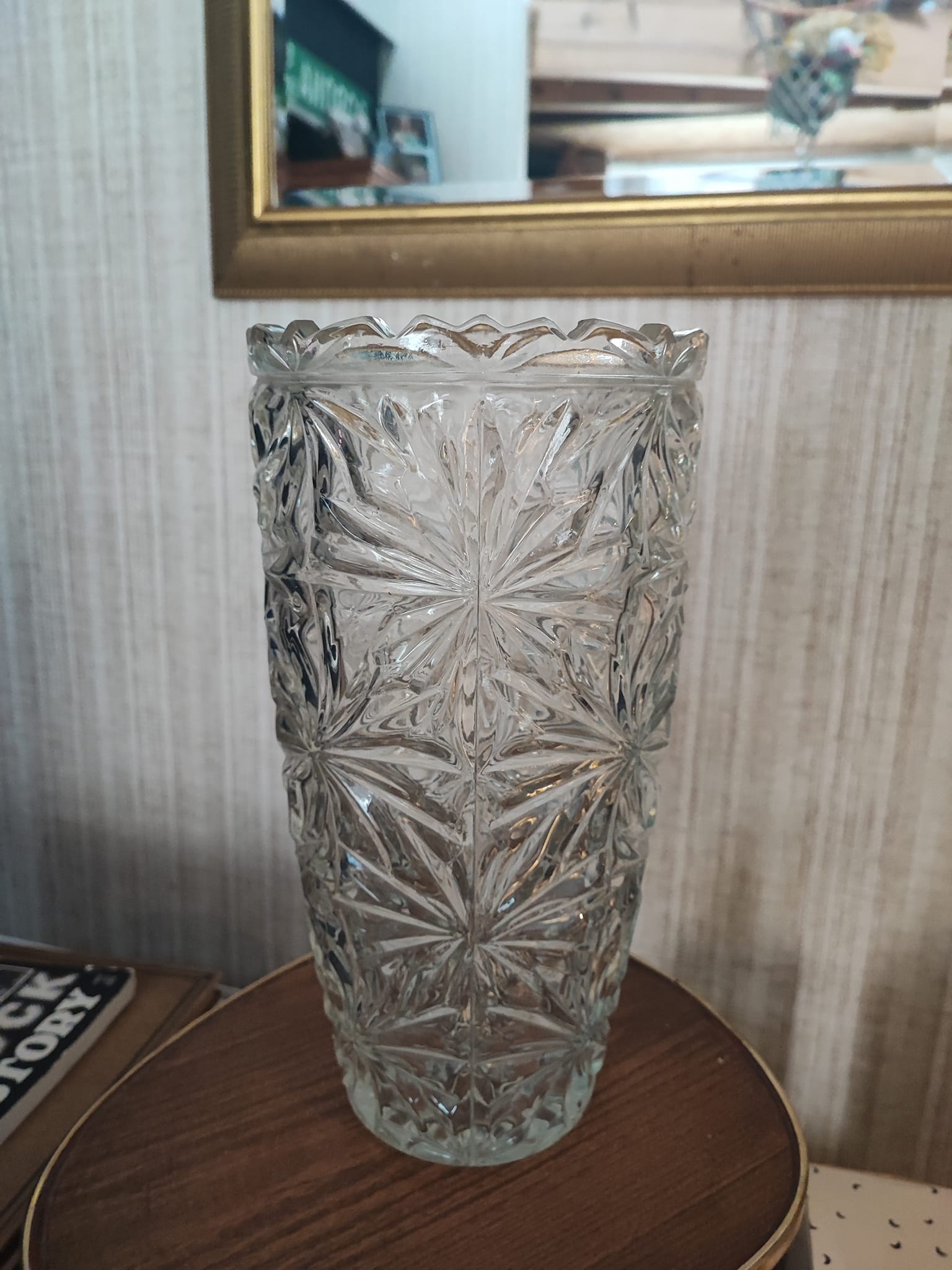 Vase rétro vintage en cristal ciselé